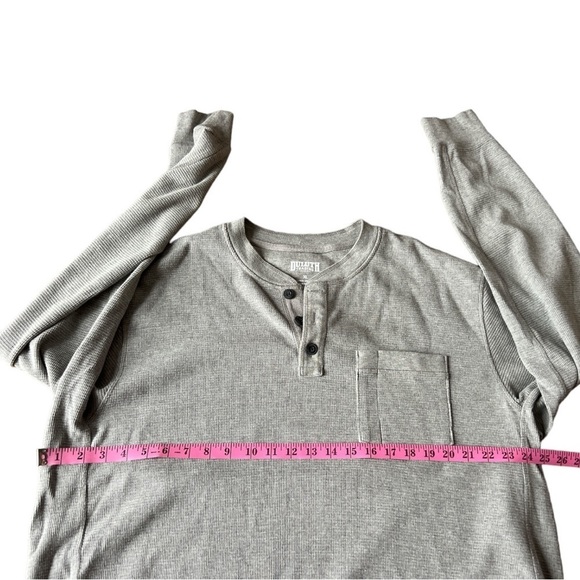 Duluth Trading Co. Men’s Grey Thermal Long Sleeve Pocket Shirt, Size XL - Picture 8 of 9
